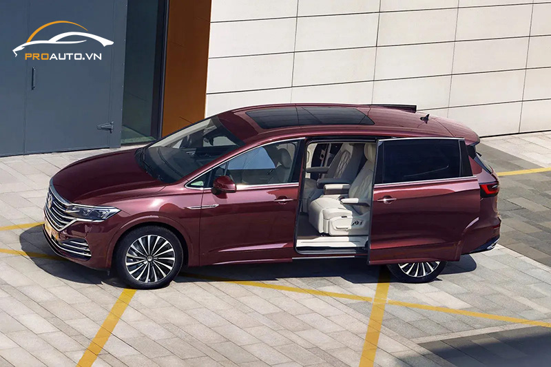 Bọc da đổi màu nội thất cho xe Volkswagen Viloran