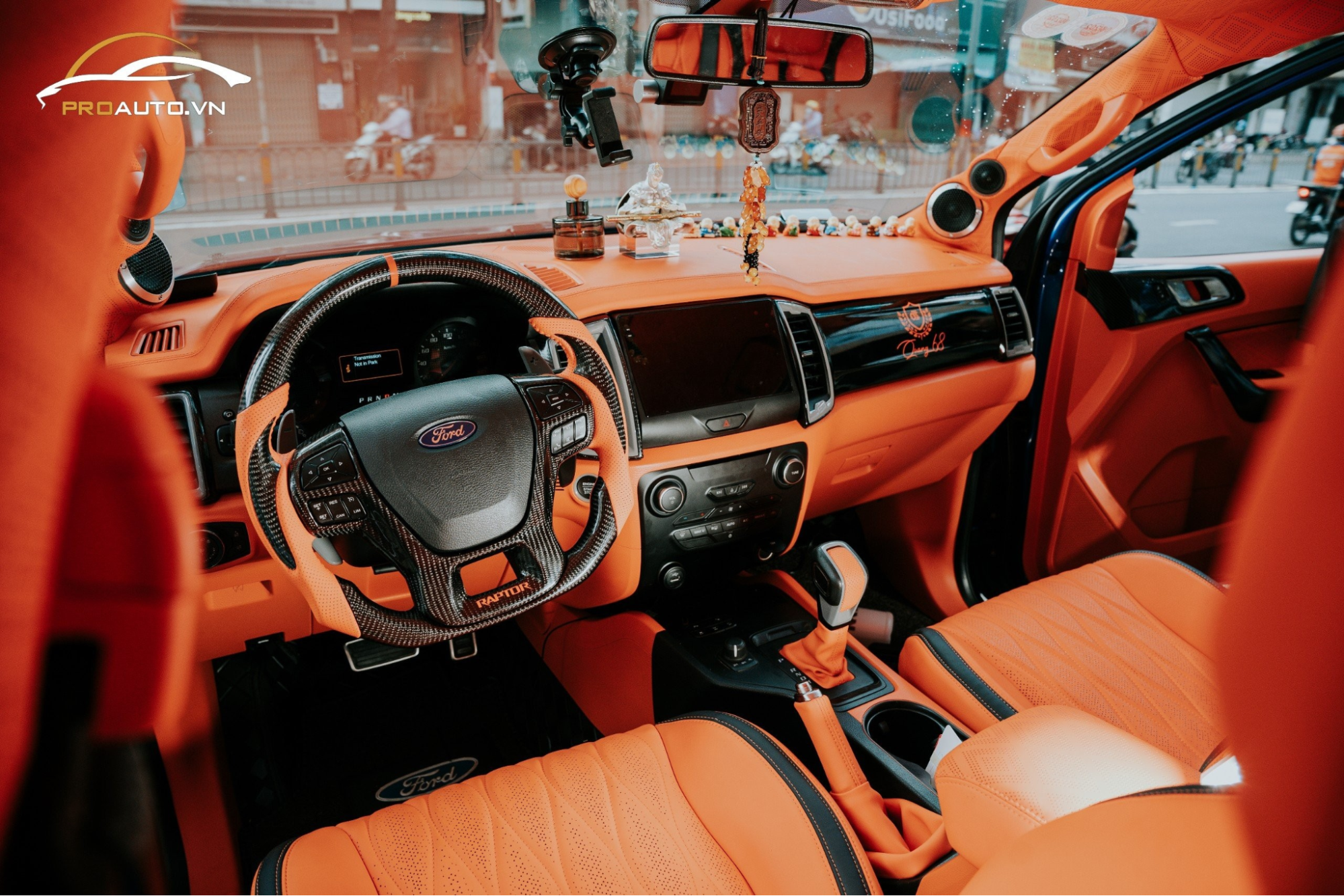 Bọc da đổi màu nội thất ô tô