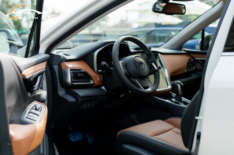 Bọc da đổi màu nội thất xe Subaru Outback