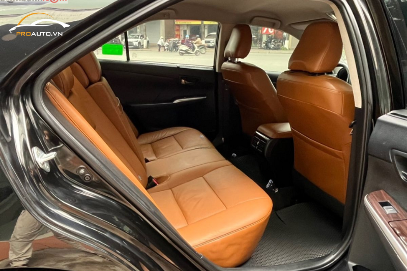 Bọc da ghế xe Toyota Camry băng thứ hai