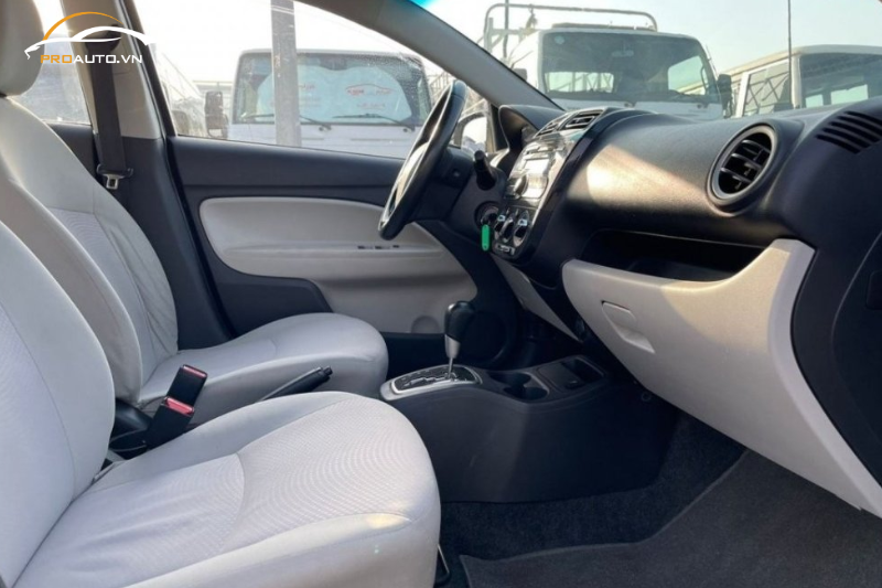 Bọc da lộn cột A, B, C, D xe Mitsubishi Attrage