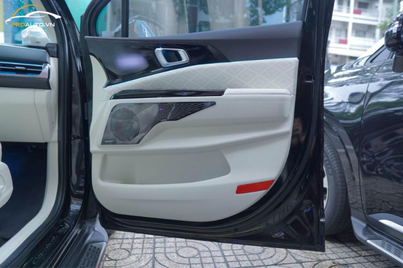 Bọc da tapi cửa giúp bảo vệ phần bên trong cửa xe tránh trầy xước