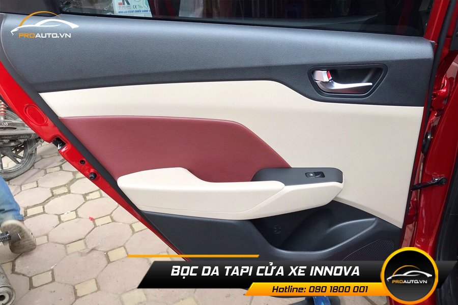 Bọc da tappi cửa xe Innova