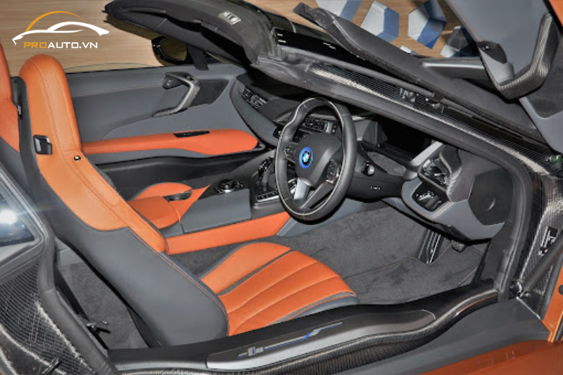 Bọc da tapi cửa xe BMW I8