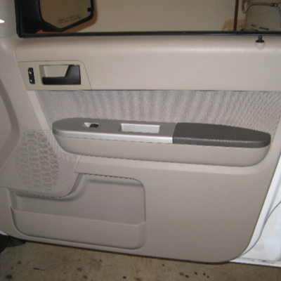 Bọc da tapi cửa xe Ford Escape