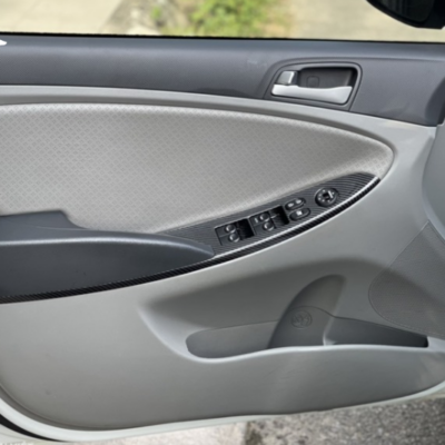Bọc da tapi cửa xe Hyundai Accent