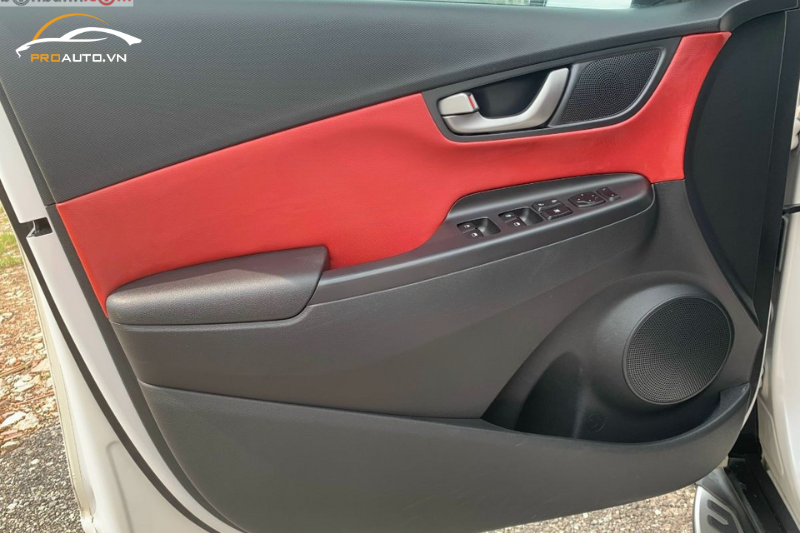 Bọc da tapi cửa xe Hyundai Kona