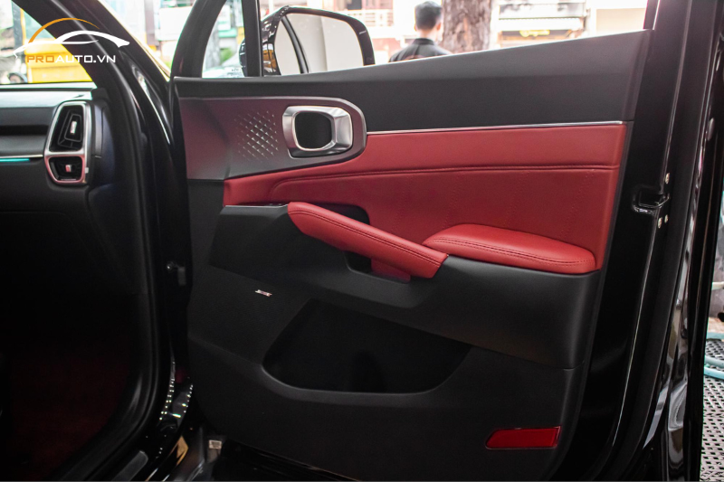 Bọc da tapi cửa xe Kia Sorento