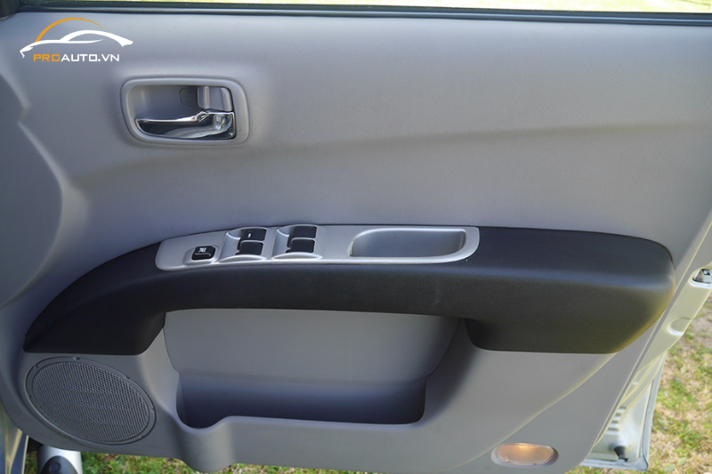 Bọc da tapi cửa xe Mitsubishi Triton