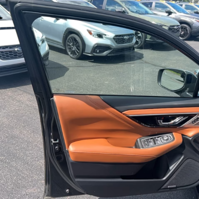 Bọc da tapi cửa xe Subaru Legacy