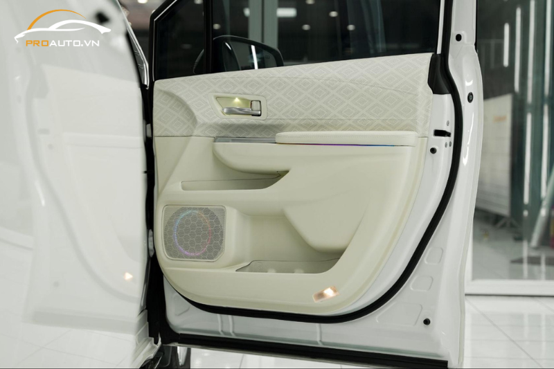 Bọc da tapi cửa xe Toyota Hiace