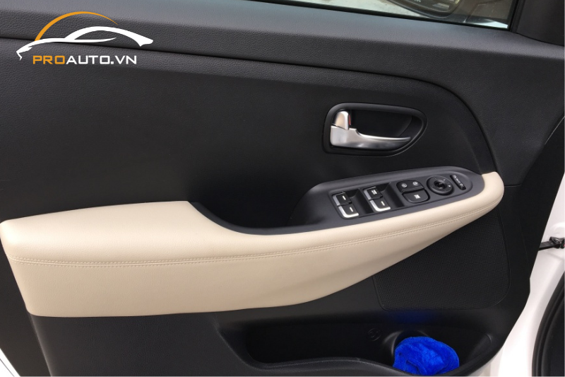 Bọc da tapi cửa xe Toyota Vios