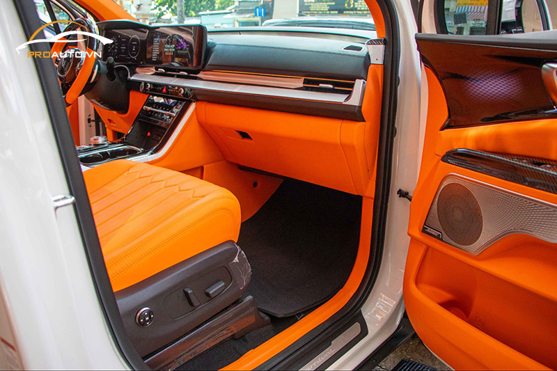 Bọc da taplo Kia Carnival