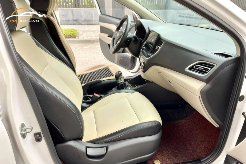 Bọc da taplo xe Hyundai Accent