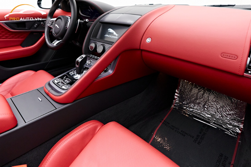 Bọc da taplo xe Jaguar F-Type