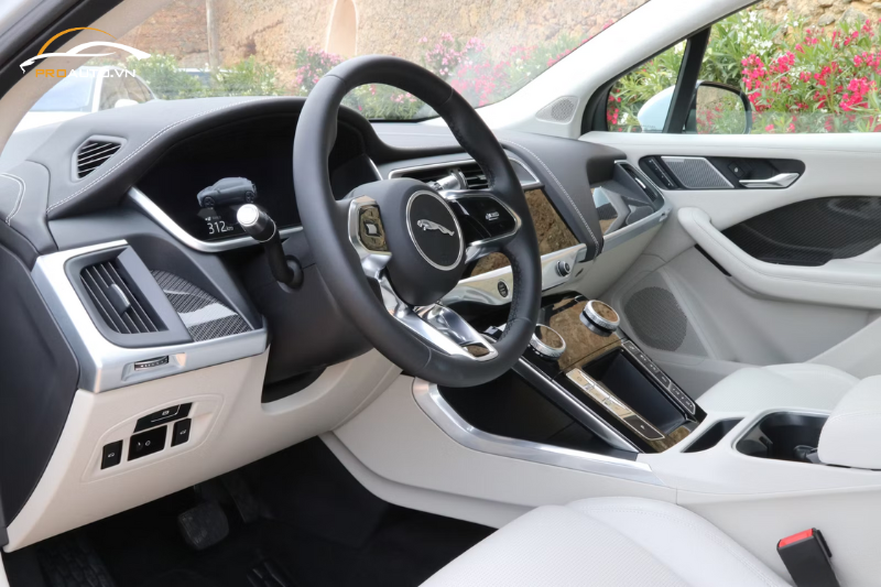 Bọc da taplo xe Jaguar I-Pace