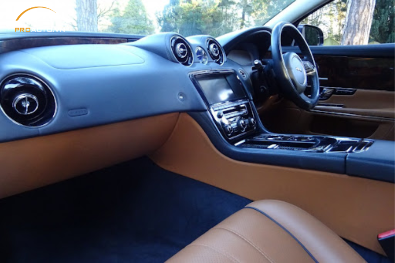 Bọc da taplo xe Jaguar XJ