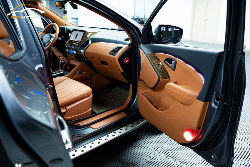 Bọc da tappi cửa xe Hyundai Tucson