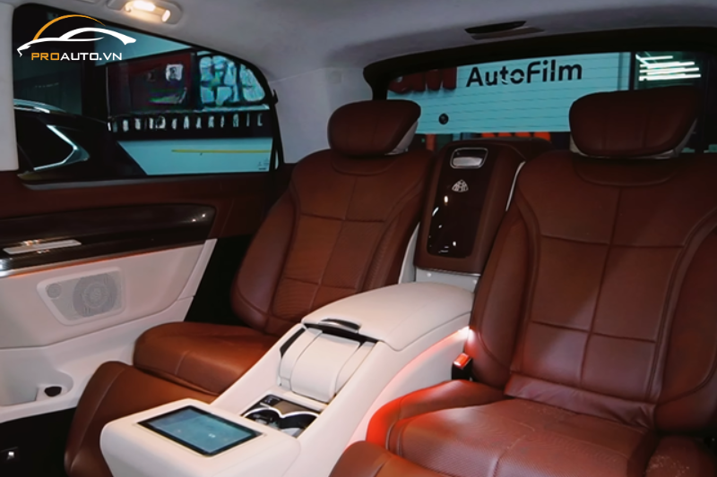 Bọc da tappi cửa xe Mercedes V-Class