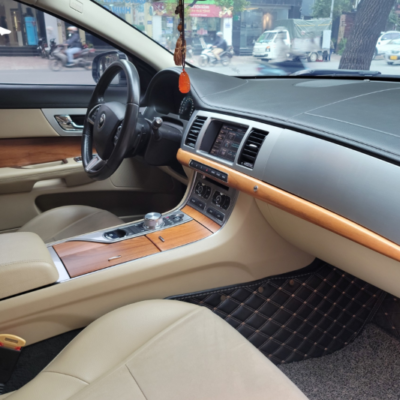 Bọc da thân con ngựa xe Jaguar XF