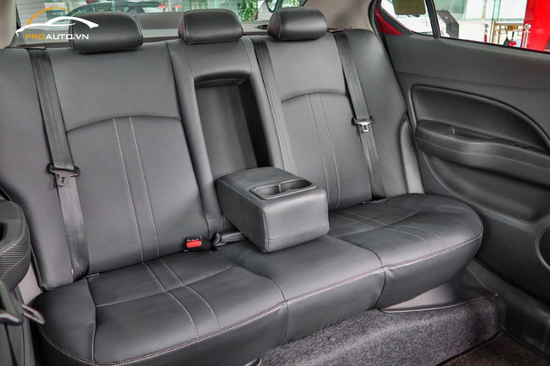 Bọc da thân con ngựa xe Mitsubishi Attrage