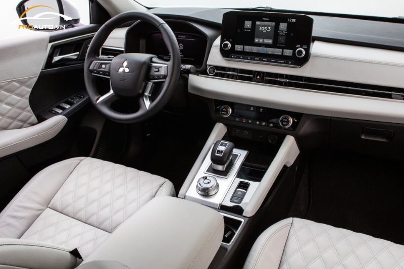 Bọc da thân con ngựa xe Mitsubishi Outlander Sport