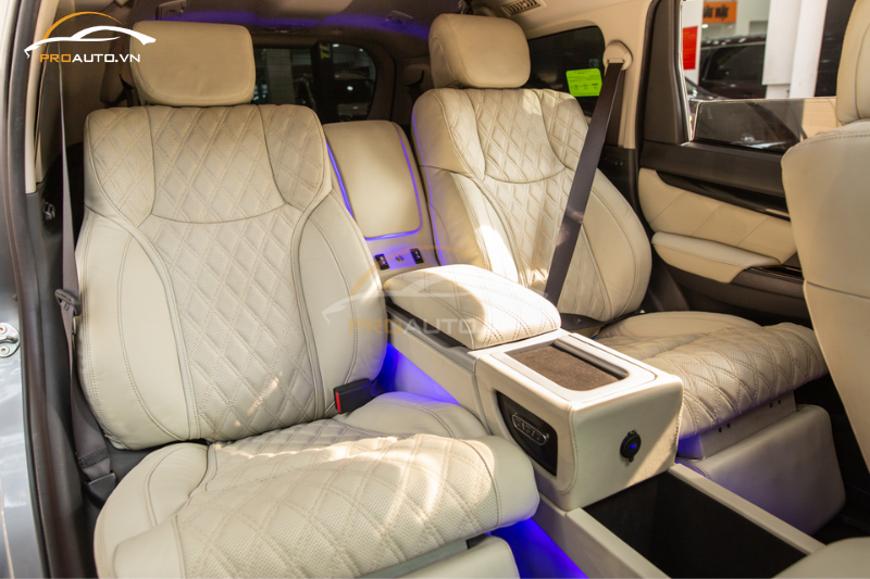 Bọc da thân con ngựa xe Mitsubishi Zinger