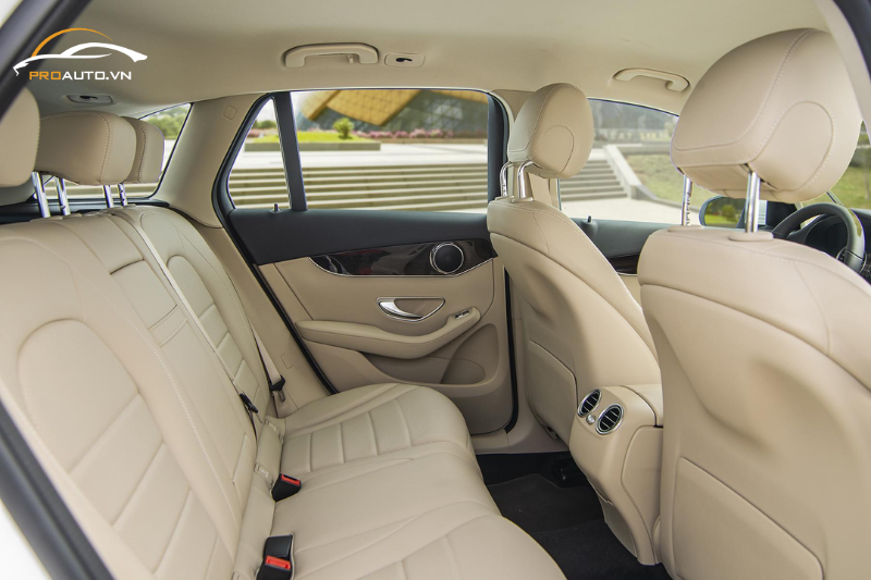 Bọc da trần xe Mercedes GLC 200