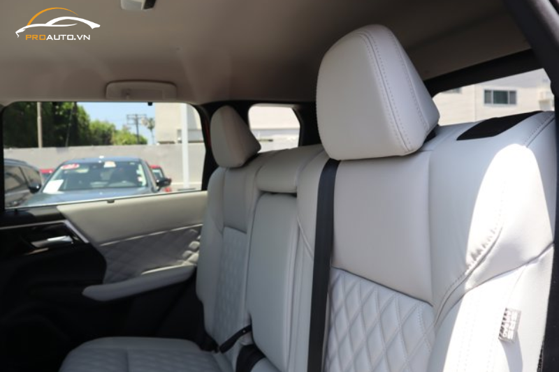 Bọc da trần xe Mitsubishi Outlander Sport