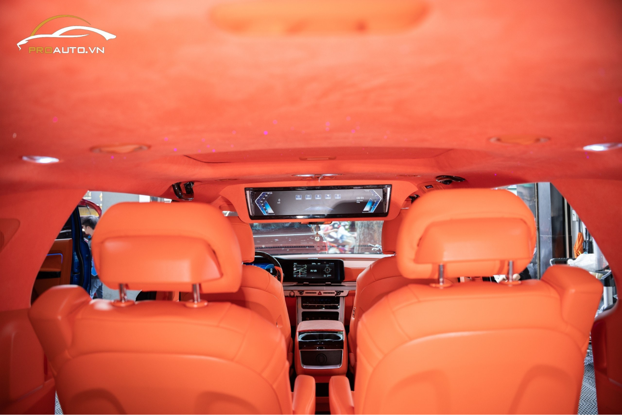 Bọc da trần xe ô tô đổi màu nội thất