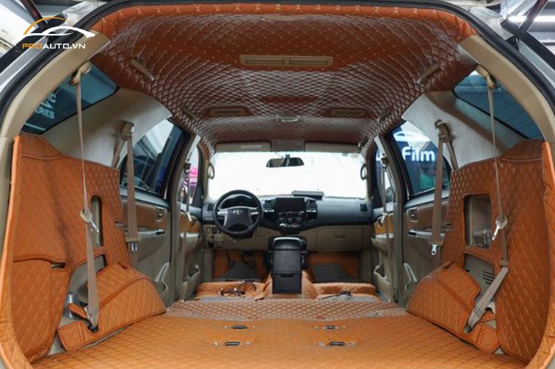 Bọc da trần xe Toyota Fortuner