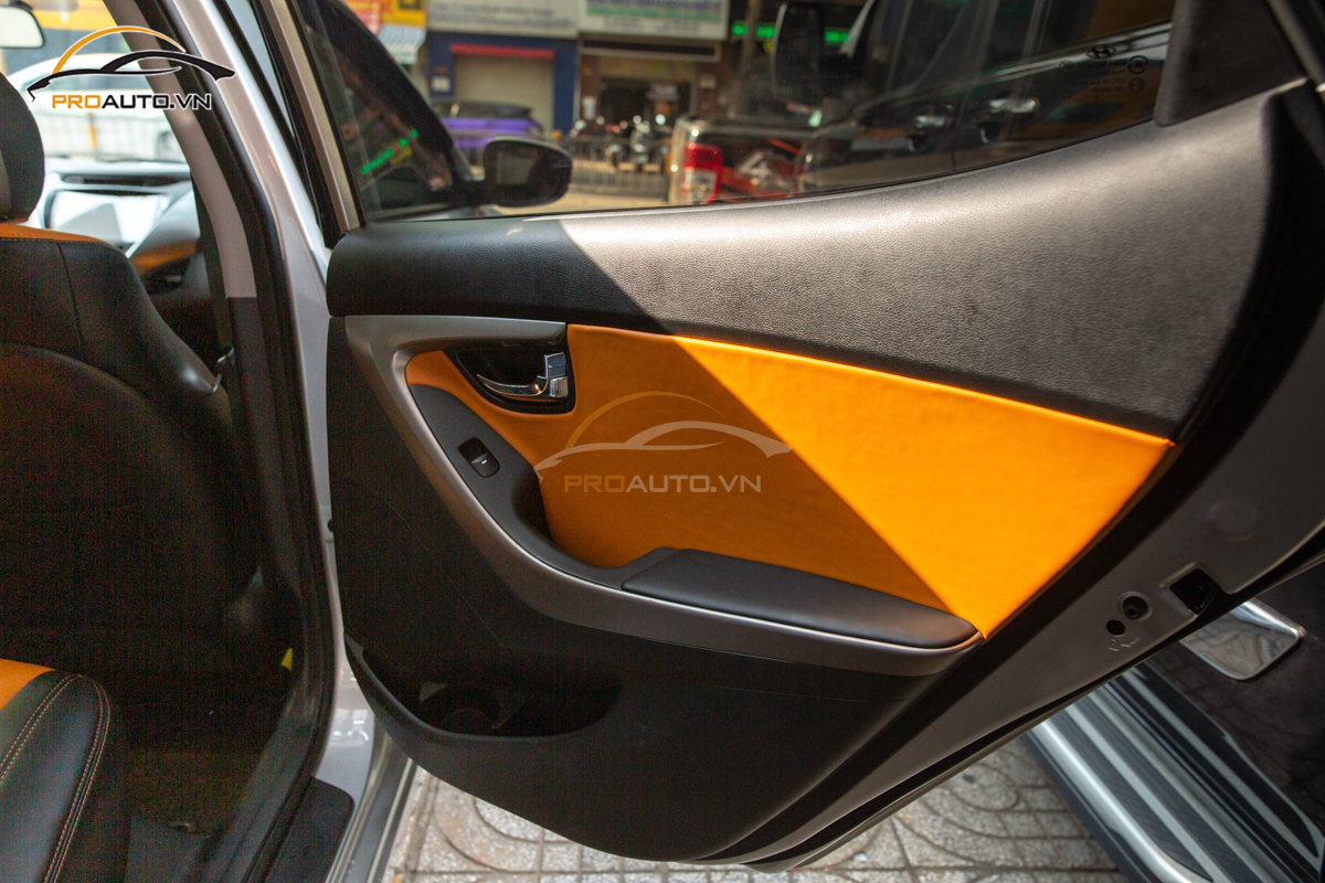 Bọc da tappi cửa xe Elantra