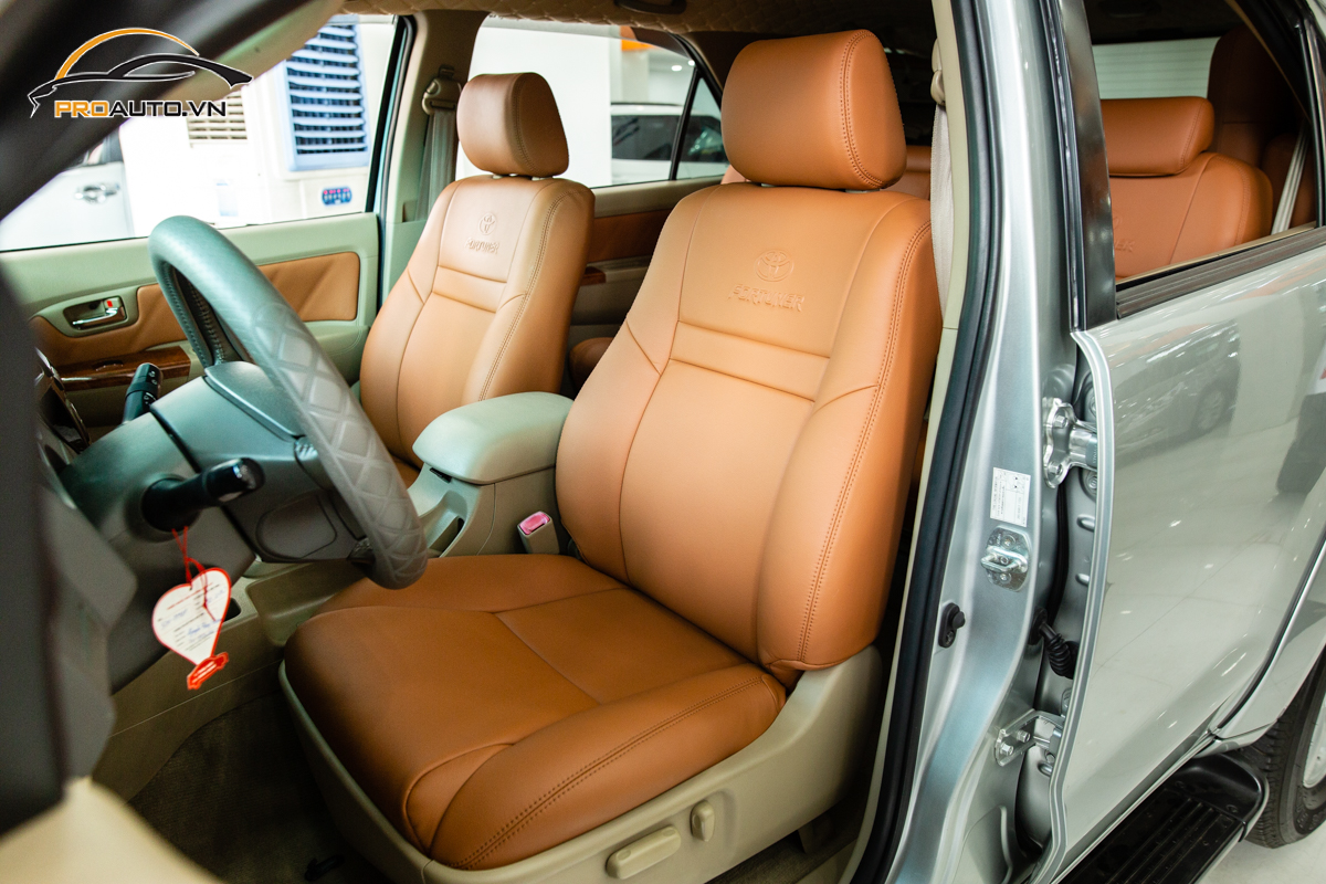 Bọc ghế da xe Fortuner theo nhu cầu