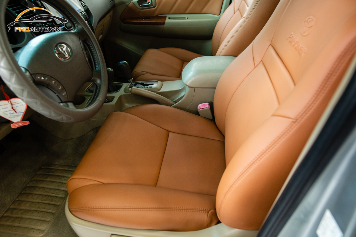Bọc ghế da xe Fortuner theo nhu cầu