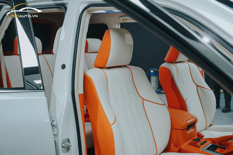 Bọc ghế da xe Toyota Land Cruiser