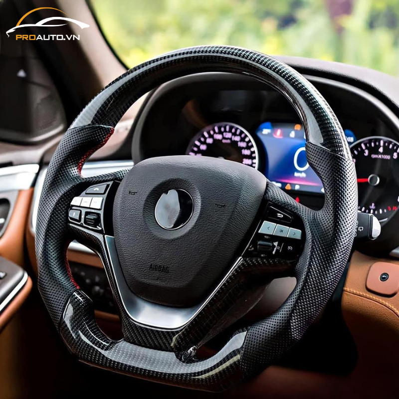 Bọc vô lăng Carbon xe Hyundai Custin hỗ trợ tăng cảm giác lái cho xe