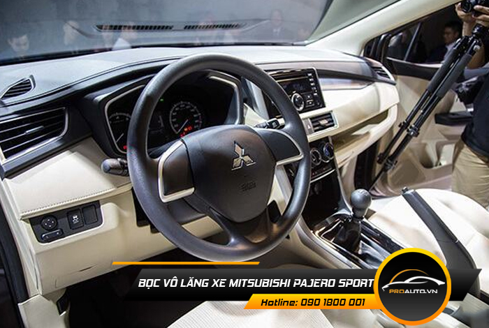 Bọc da vô lăng xe Mitsubishi Pajero Sport