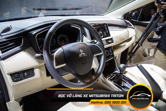 Bọc da vô lăng xe Mitsubishi Triton 