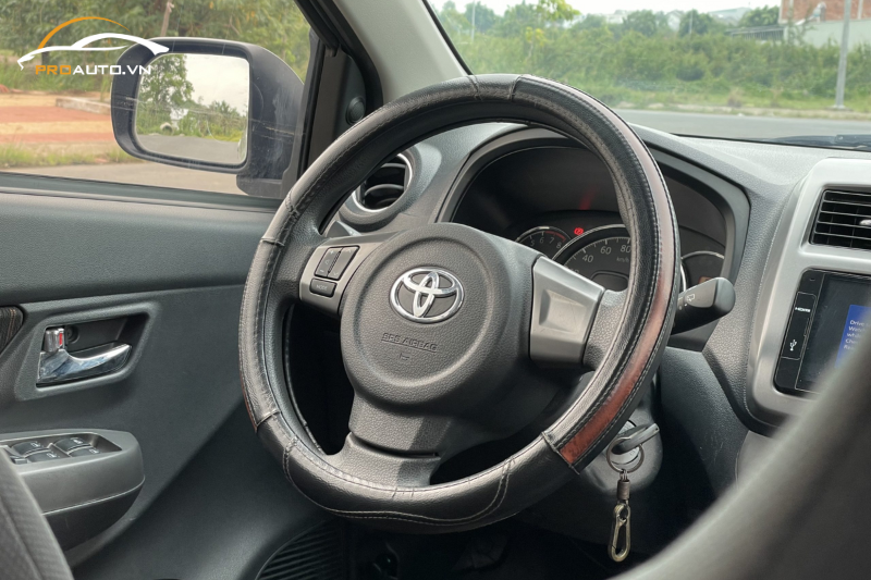 Bọc vô lăng xe Toyota Wigo