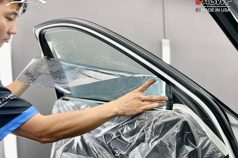 Các lưu ý khi dán phim cách nhiệt xe Hyundai Custin