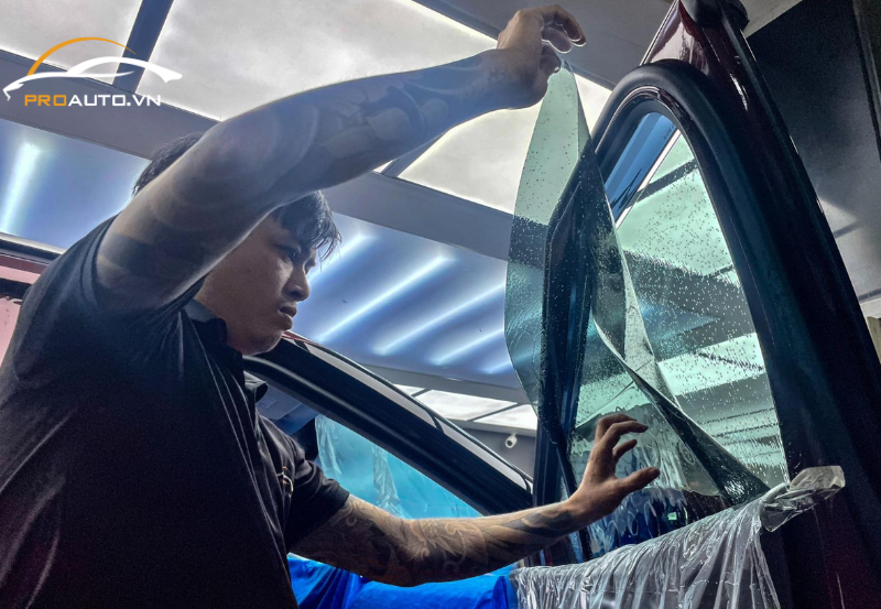 Các lưu ý khi dán phim cách nhiệt xe Hyundai Custin   