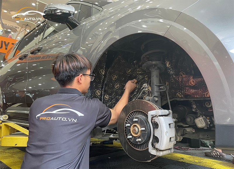 Cách âm 4 hốc bánh xe