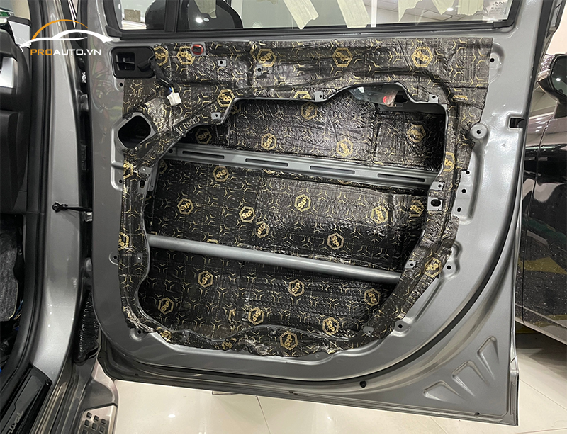 Cách âm cánh cửa xe hơi - vật liệu cách âm StP Black Gold
