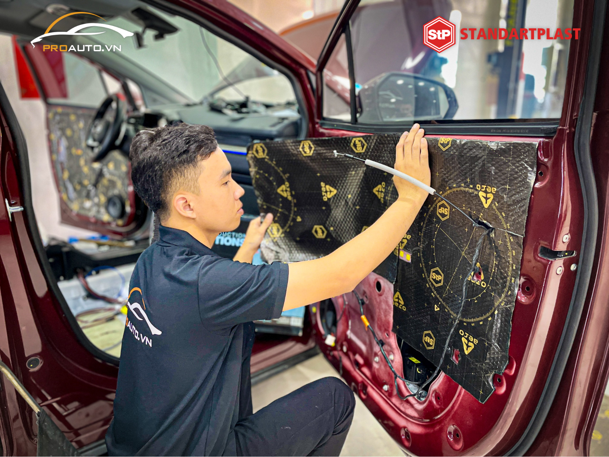 Cách âm cánh cửa xe hơi với vật liệu cách âm StP