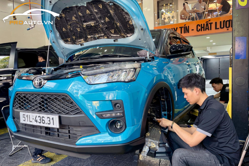 Cách âm cho xe Toyota Raize