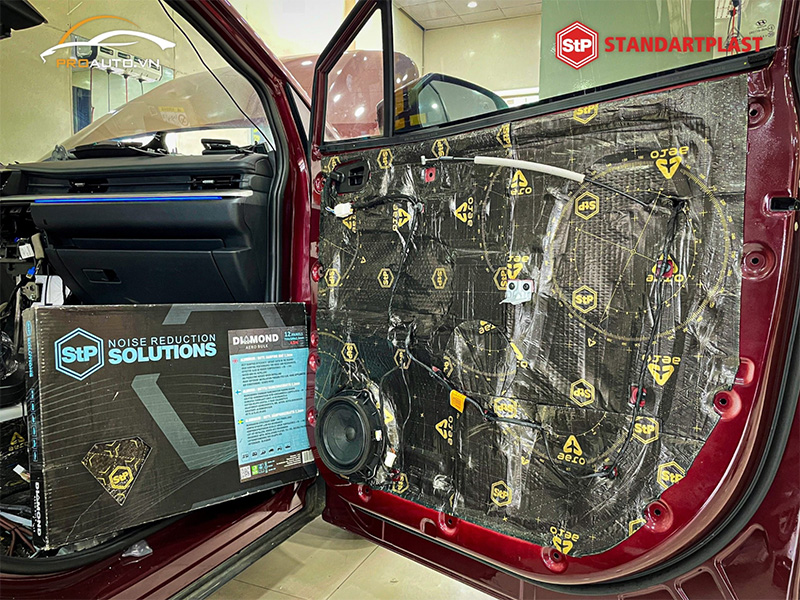 Cách âm chống ồn cửa xe Hyundai Custin