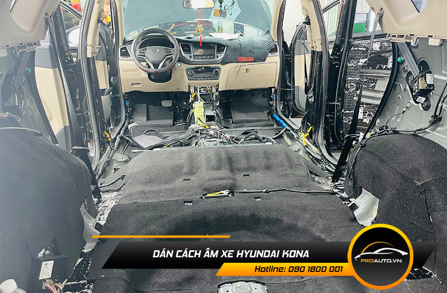 Dán vật liệu tiêu âm chống ù xe Hyundai Kona
