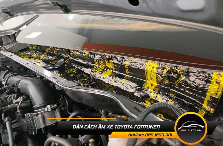 Dán cách âm khoang máy xe ô tô Fortuner