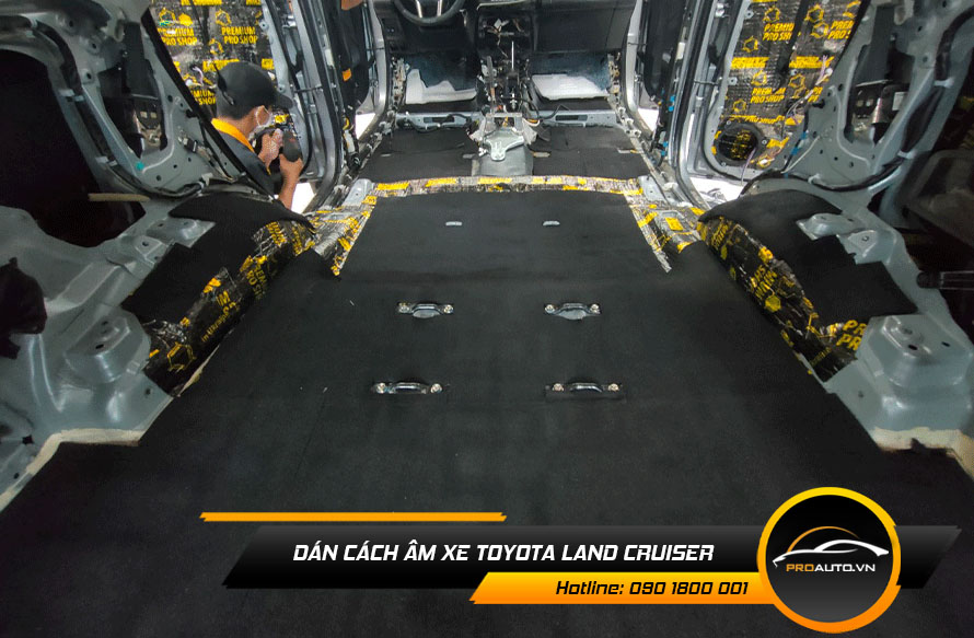 Dán vật liệu tiêu âm chống ù xe Toyota Land Cruiser