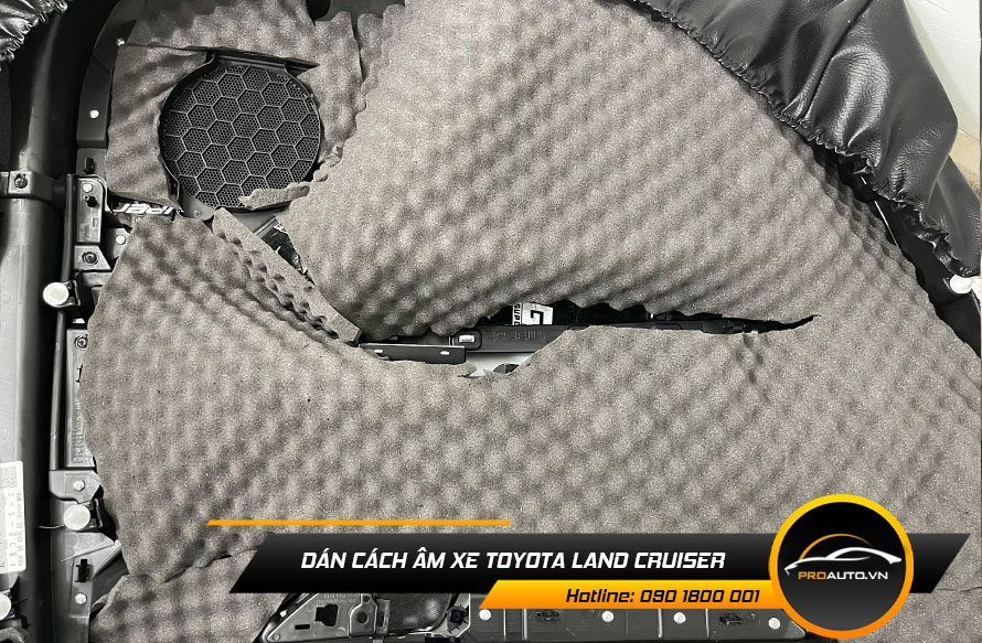 Dán vật liệu tiêu âm chống ù xe Toyota Land Cruiser